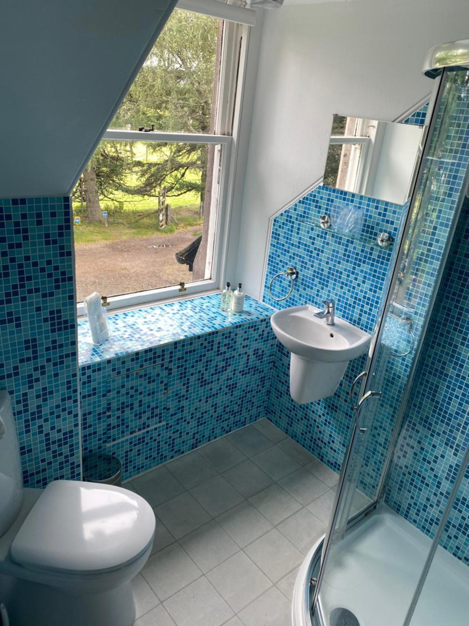 Glenan Lodge Self Catering Tomatin Esterno foto